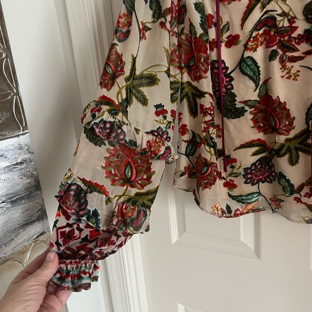 Hale Bob burnout velvet blouse. Floral print. Ruffle sleeves. EUC. Size small - Picture 5 of 9